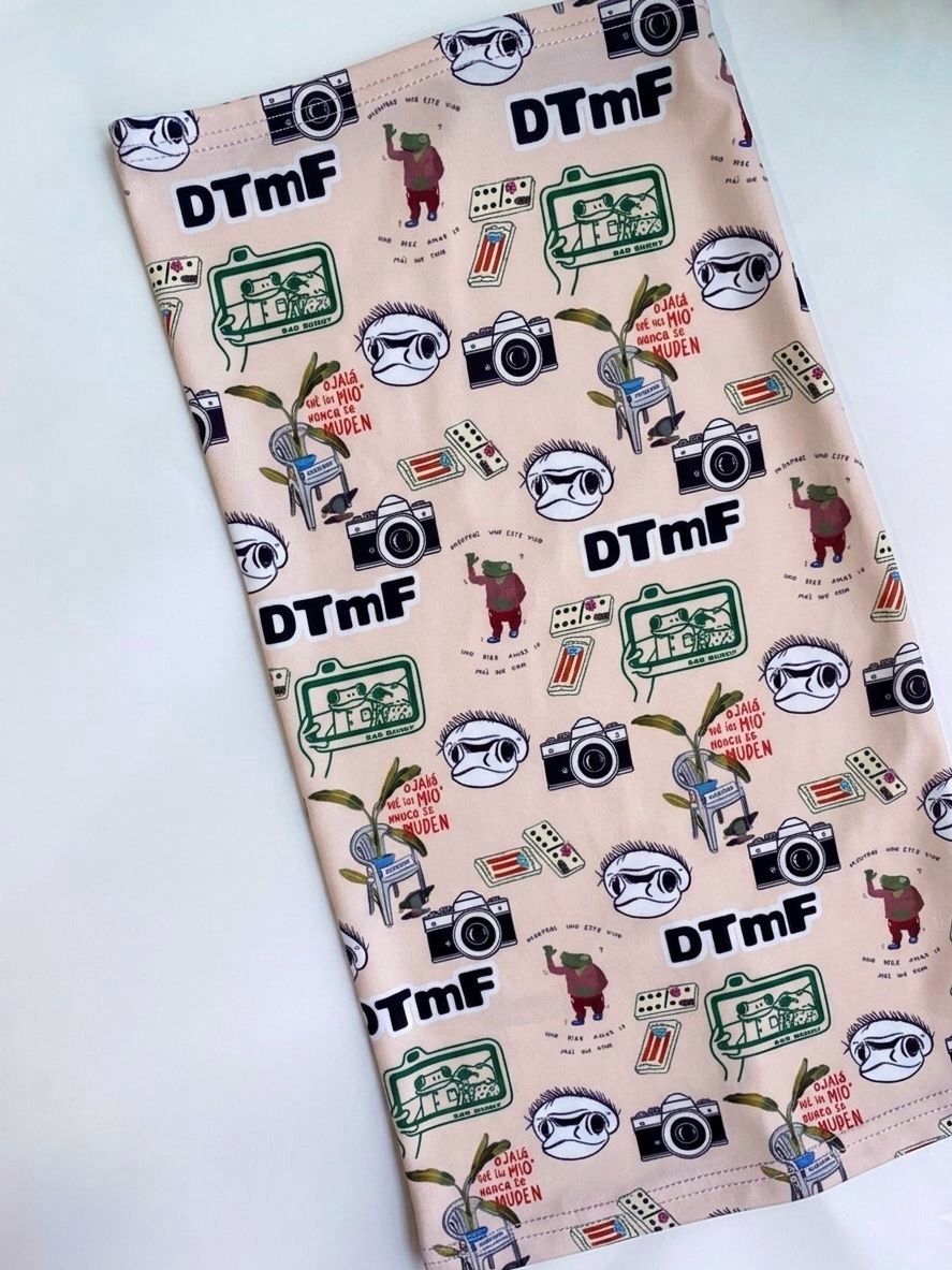 Gorro tipo buff - Conejo malo DTMF